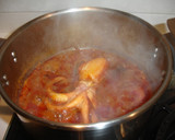 Foto del paso 10 de la receta: Pulpo con salsa de tomate y almejas