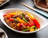 A picture of step 4 of Stir-Fried Pork with Bell Peppers.