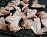 Foto langkah ke 2 dari resep Sayap Ayam Panggang Rasa Shoyu dan Lemon.