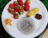 A picture of step 1 of Strawberry Smoothie.