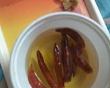 A picture of step 1 of Spicy Lahsun Chutney.