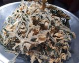 Foto langkah ke 4 dari resep Keripik Daun Pepaya Jepang.