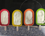 Foto del paso 2 de la receta: Polos de yogur y fruta 🍌🫐