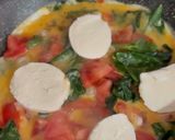 Foto del paso 5 de la receta: Pizzas de espinacas, tomate y mozzarella