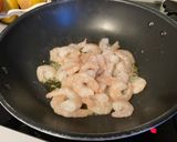 Foto del paso 2 de la receta Risotto con champiñones y gambas