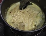 Foto langkah ke 5 dari resep Level Up Indomie Kari ala Chef LaOde MCI.