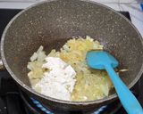 Foto langkah ke 5 dari resep Chicken Cordon Bleu with Creamy White Sauce.