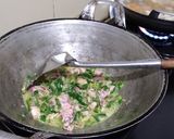 Foto langkah ke 3 dari resep Oseng asin cumi cabe ijo.