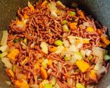 Foto del passaggio 2 della ricetta Ragù vegano ai piselli