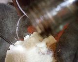 A picture of step 3 of Orange milkshake.