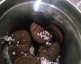 A picture of step 1 of Oreo cake pops.