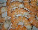 Foto del paso 1 de la receta: Pulpo con llanega negra y gambas cocidas con salsa tártara