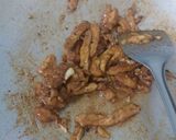 Hình bước làm 2 của món Bún gạo xào thịt nạc vai