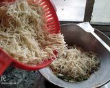 এগ চাউমিন(Egg Chow mein recipe in bengali) রেসিপির ধাপ 3 ছবি