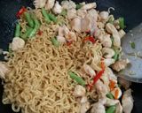 Foto langkah ke 3 dari resep Mie Goreng Simpel Anti Ribet (Indomie Goreng).