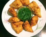 A picture of step 4 of Aloo Samosa.
