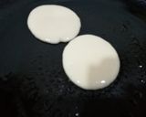A picture of step 4 of Mini Pan cake.