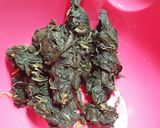 Foto langkah ke 1 dari resep Gulai Daun Singkong.