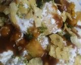A picture of step 5 of Samosa chaat my favorite 😜.