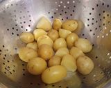 Foto del paso 2 de la receta: Patatitas con ajo y orégano