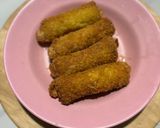 Foto langkah ke 4 dari resep Roti goreng sosis.