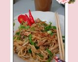 Foto langkah ke 3 dari resep Mie Kuning Goreng.