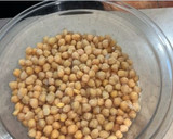 Foto del paso 1 de la receta: Ensalada de garbanzos con atún