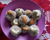 A picture of step 8 of Brown bread Cocoa laddu.