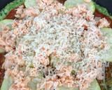 Foto del paso 4 de la receta: Pizza calabacín y salmón con base de brócoli en sartén