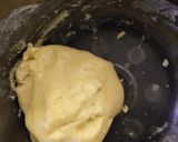 Foto langkah ke 3 dari resep Tamago Boro - Egg Biscuit.