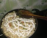 A picture of step 5 of White veg macroni.