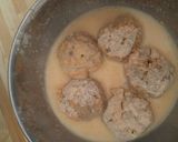 A picture of step 13 of Deep fried cheese burger balls.