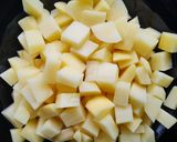 Bécsi burgonyaleves 🇦🇹👌 recept fázis 3 fotója