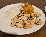 Foto del paso 4 de la receta: Pollo con arroz y calabacín al horno