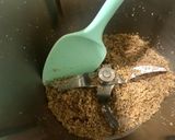 Foto del paso 2 de la receta: 🎭 Coca de llardons (chicharrones) a mi manera 🎭
