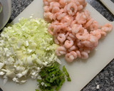 Foto del paso 1 de la receta: Gyozas de gambas con jengibre