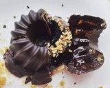 Foto del passaggio 2 della ricetta Ciambelline al cioccolato croccante con gelatina di lamponi
