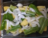Foto del paso 7 de la receta: Jamoncitos de pollo al horno con patatas y verduras