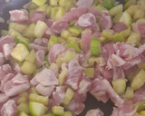 Foto del paso 3 de la receta: Fideos con calabacín y solomillo de pavo