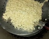 Foto langkah ke 1 dari resep Mie Tek-tek Jeruk Limau.