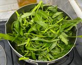 Foto langkah ke 3 dari resep Cah Kangkung Teri Medan.
