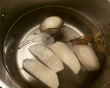 Foto del paso 1 de la receta: Pulpitos al ajillo, con patatas hervidas en su caldo