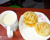Foto del paso 4 de la receta: Arepas con queso