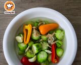 Gambar langkah 6 resipi Petola Masak Bening.