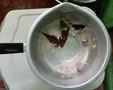 Foto langkah ke 2 dari resep Baby corn and meat ball soup.