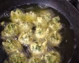 A picture of step 4 of Methi na gota.