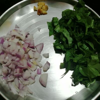 Spinach and Moong Dal Pakodas Recipe
