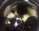 A picture of step 1 of Prunes milkshake.