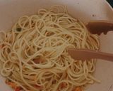 Foto langkah ke 2 dari resep Spaghetti Aglio e Olio.