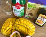 Une image de l'étape 1 de Graines de chia au lait de cajou, à la mangue fraîche et au fruit de la passion.